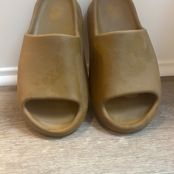 Yeezy Brown Slide Sandals main image 5